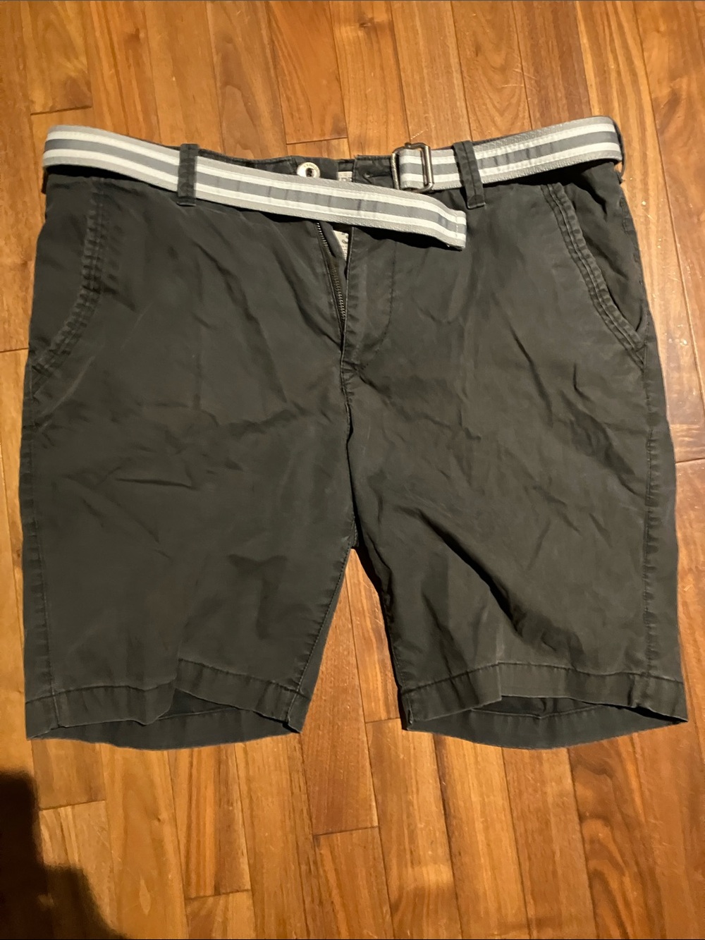 Express Men's Flat-Front Shorts in Charcoal with Striped Belt